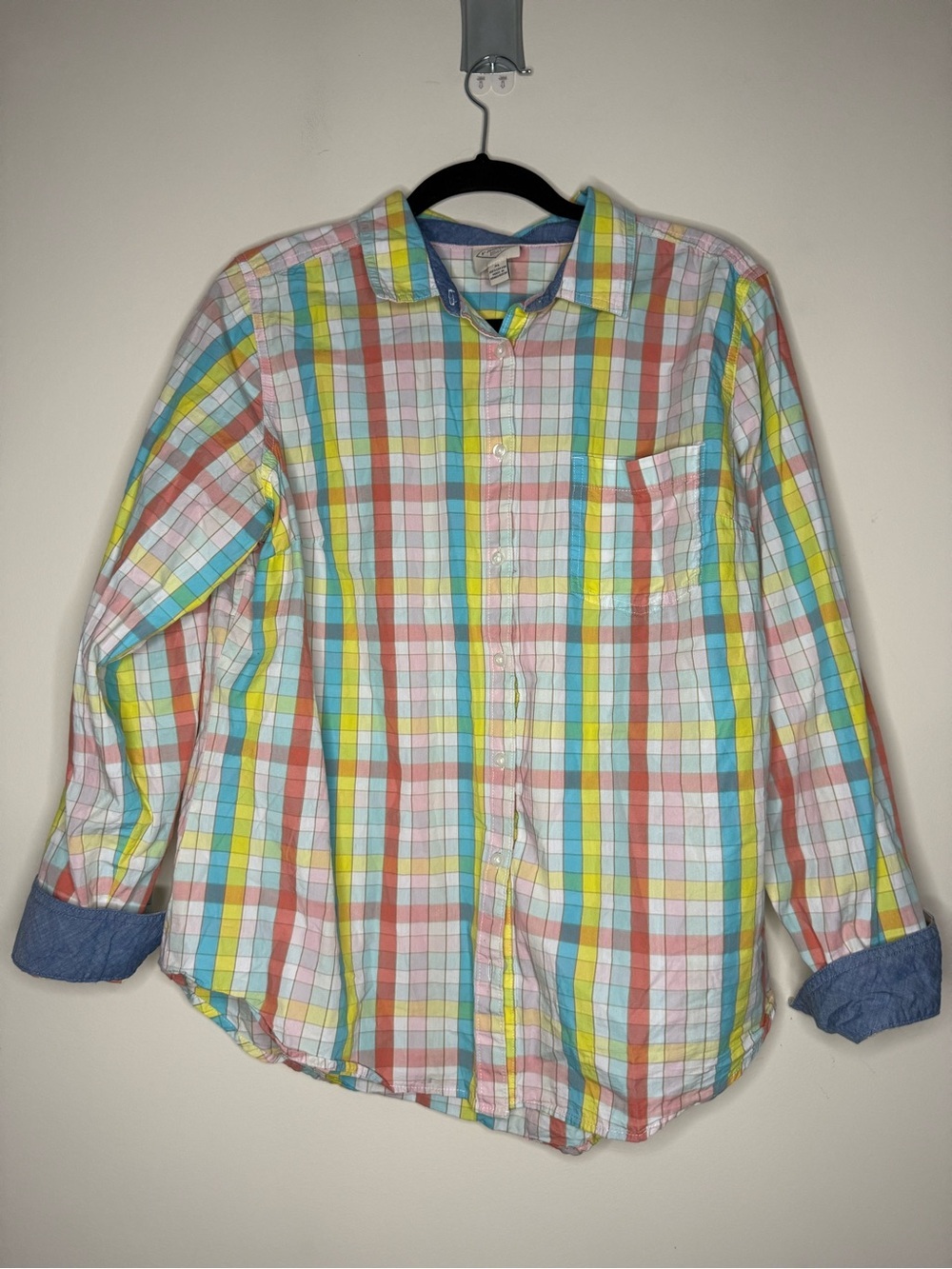 ST. JOHN’S BAY Colorful Beachy Plaid Preppy Chambray Coastal Buttondown Shirt